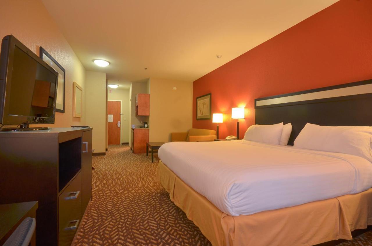 Holiday Inn Express & Suites Pine Bluff/Pines Mall By Ihg Exterior foto