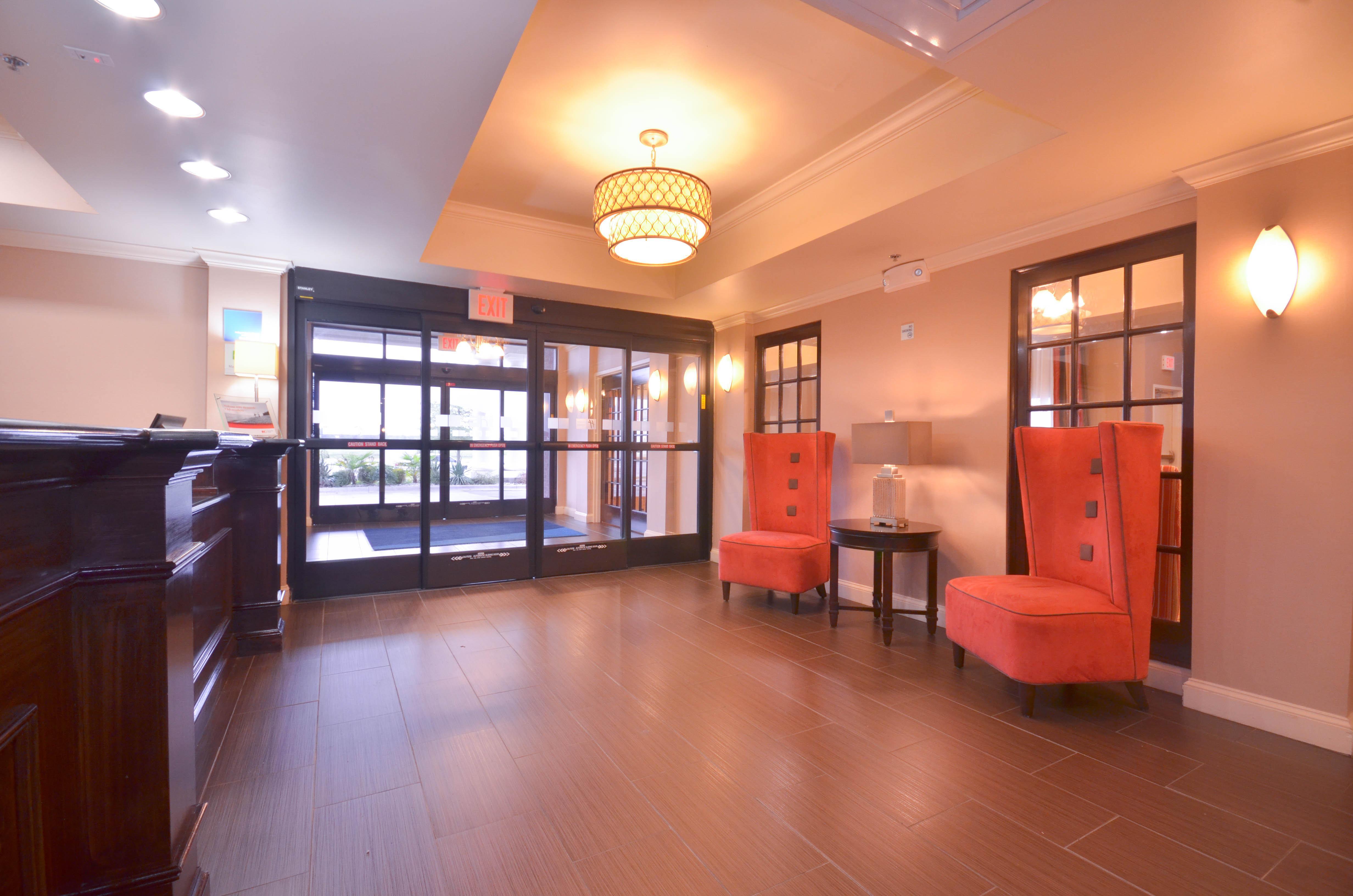 Holiday Inn Express & Suites Pine Bluff/Pines Mall By Ihg Exterior foto