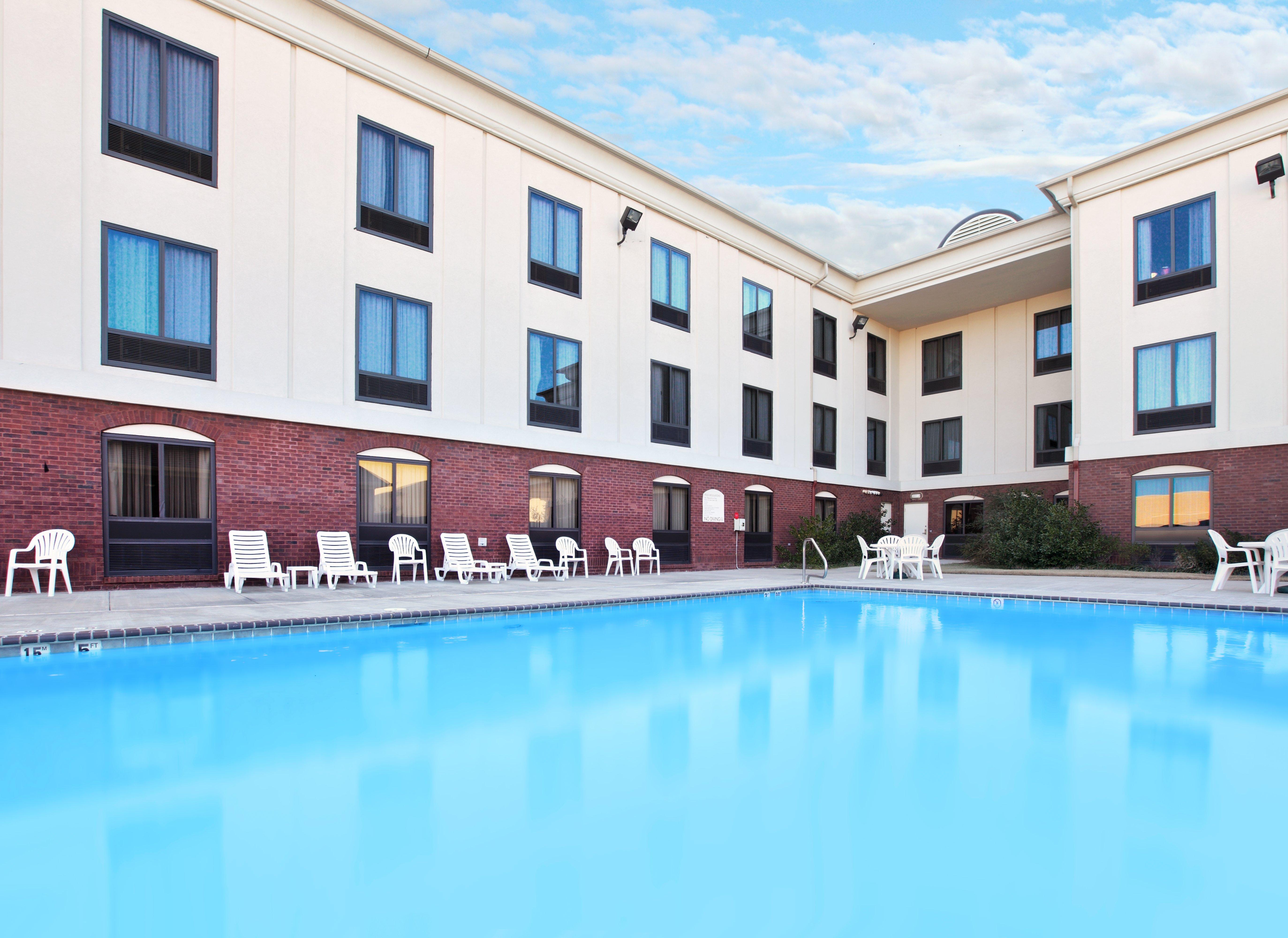 Holiday Inn Express & Suites Pine Bluff/Pines Mall By Ihg Exterior foto