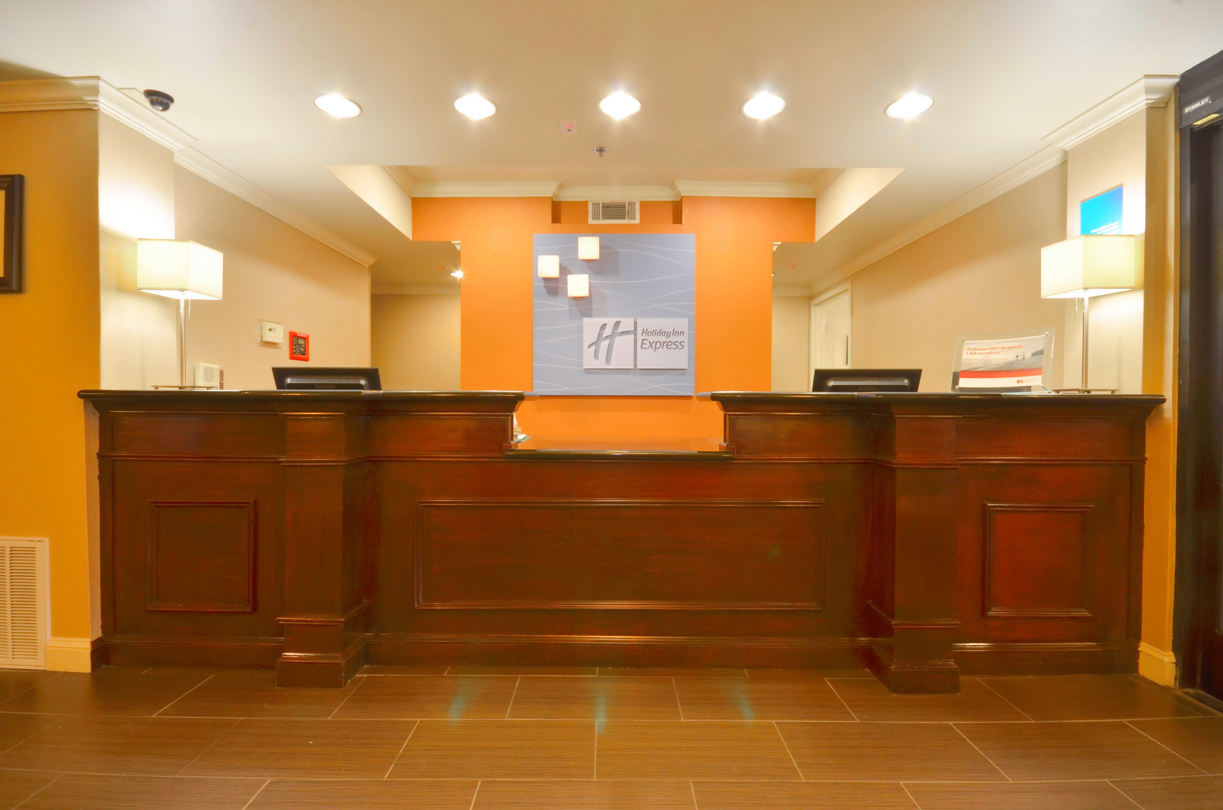 Holiday Inn Express & Suites Pine Bluff/Pines Mall By Ihg Exterior foto