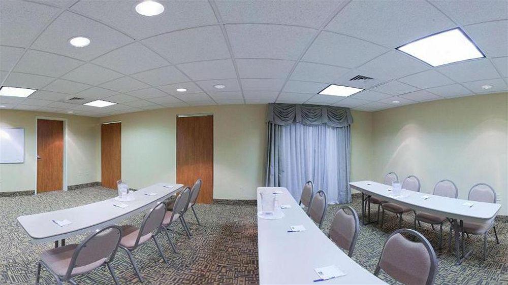 Holiday Inn Express & Suites Pine Bluff/Pines Mall By Ihg Exterior foto